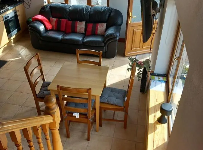 Larchlodge Apartment *